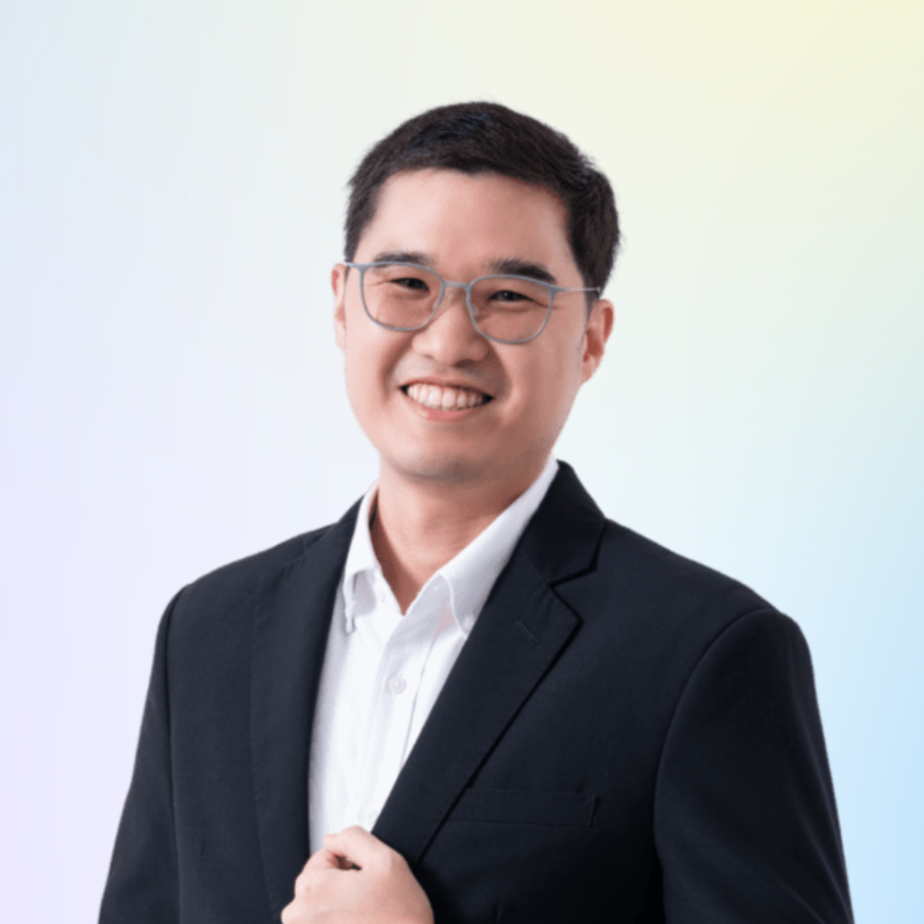 รศ.ดร.ต่อภัสสร์ ยมนาค